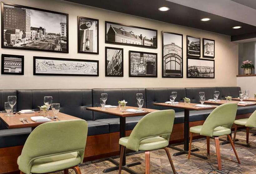 فندق Wyndham Fort Smith City Center