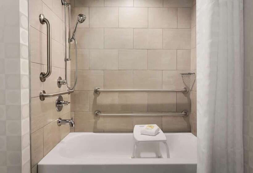 فندق Wyndham Fort Smith City Center