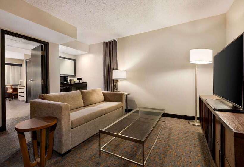 فندق Wyndham Fort Smith City Center