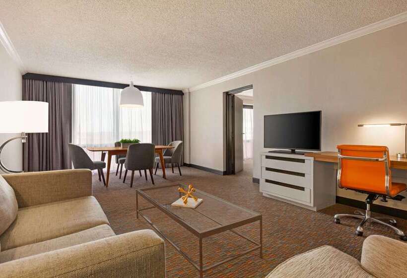 فندق Wyndham Fort Smith City Center