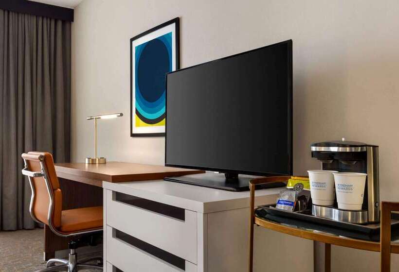 فندق Wyndham Fort Smith City Center