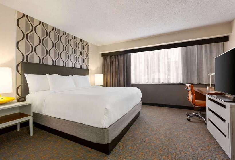فندق Wyndham Fort Smith City Center
