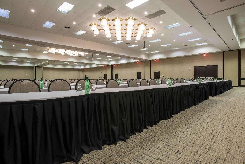 فندق Wyndham Fort Smith City Center