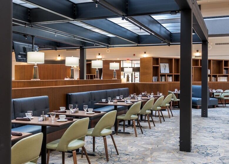 فندق Wyndham Fort Smith City Center