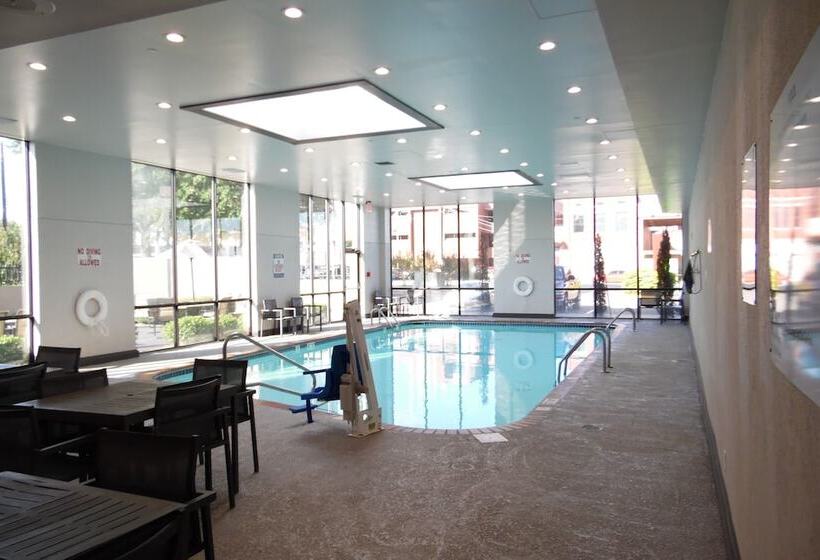 فندق Wyndham Fort Smith City Center