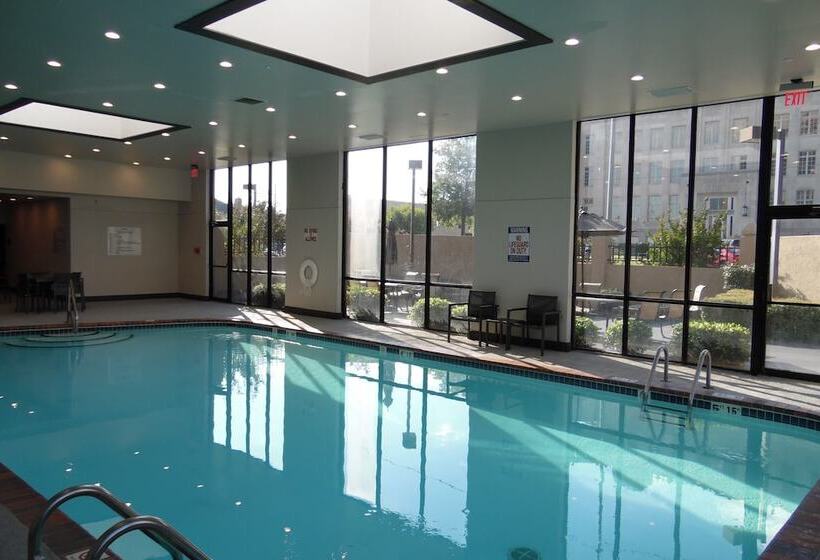 فندق Wyndham Fort Smith City Center