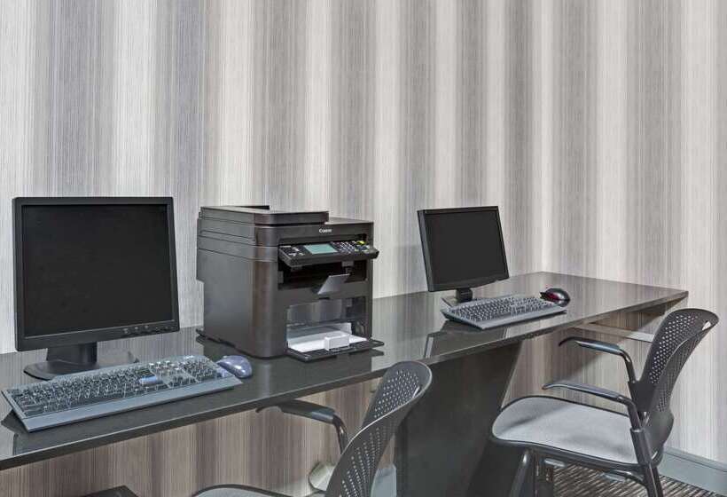 ホテル Wyndham Garden Norfolk Downtown