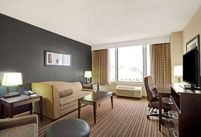هتل Wyndham Garden Norfolk Downtown