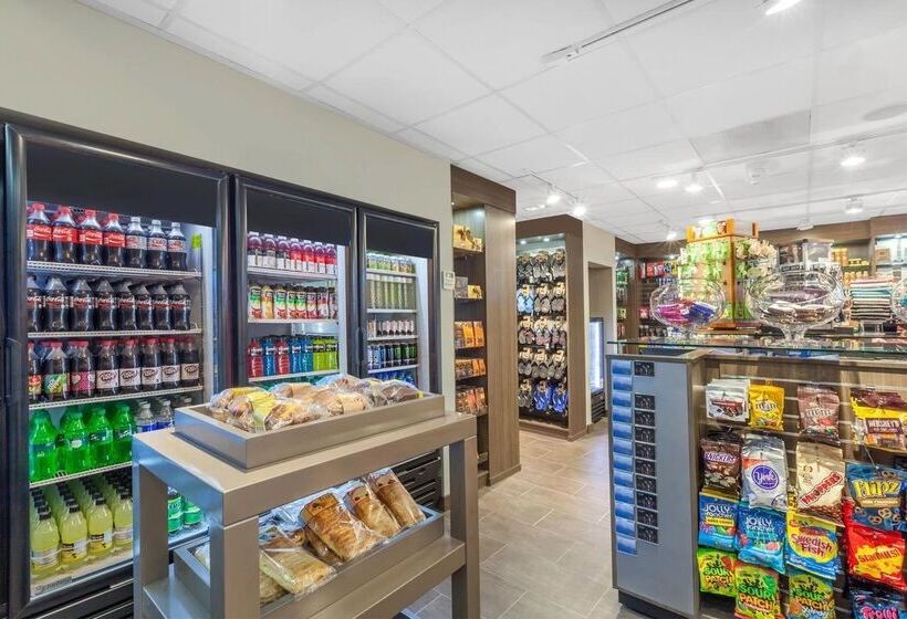 Отель Wyndham San Diego Bayside