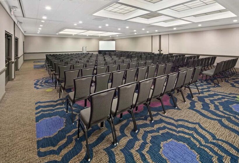 Отель Wyndham San Diego Bayside