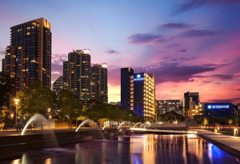 Отель Wyndham San Diego Bayside