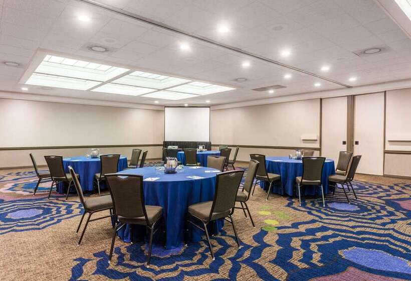 Отель Wyndham San Diego Bayside