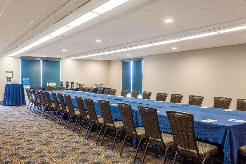 Отель Wyndham San Diego Bayside