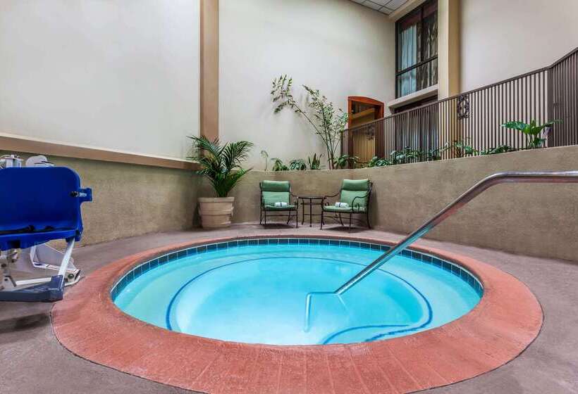 호텔 Wyndham Visalia