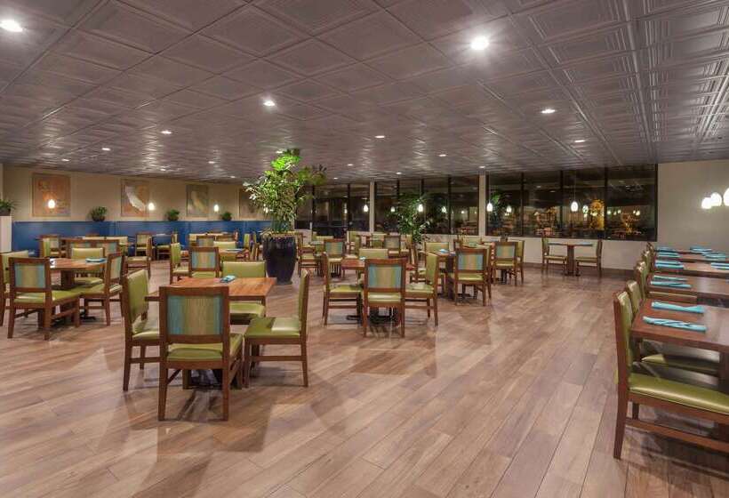 호텔 Wyndham Visalia