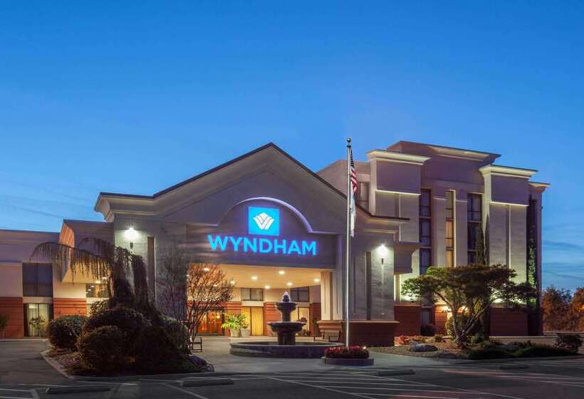 호텔 Wyndham Visalia