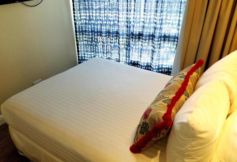 Imperial Hawaii Resort