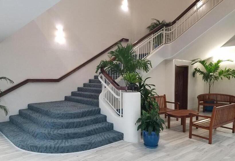 Imperial Hawaii Resort