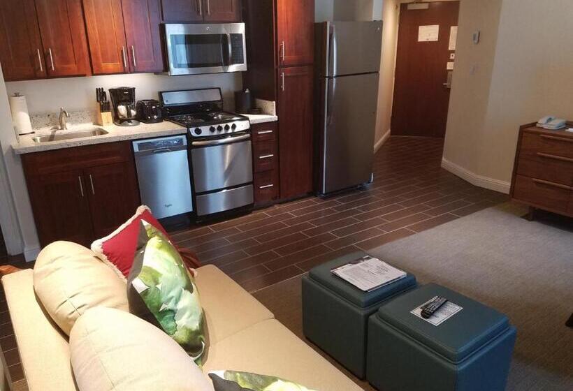 Imperial Hawaii Resort