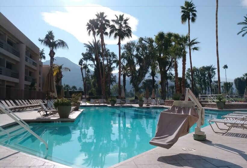 Indian Wells Resort