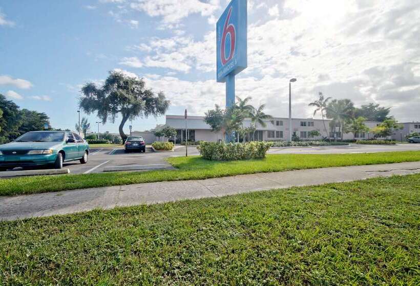Motel 6 Miami, Fl
