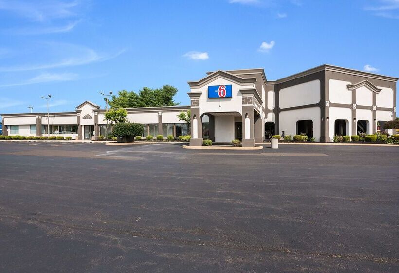 Отель Red Carpet Inn & Suites