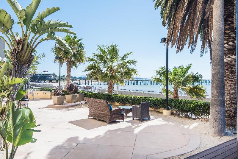 リゾートホテル Crowne Plaza Ventura Beach, An Ihg