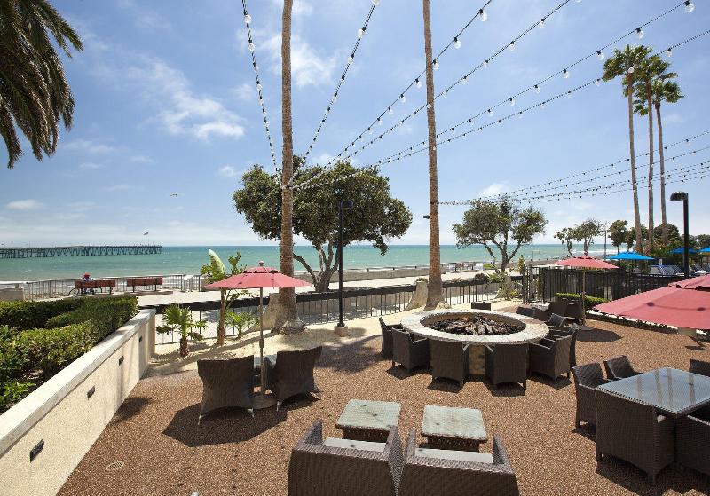 リゾートホテル Crowne Plaza Ventura Beach, An Ihg