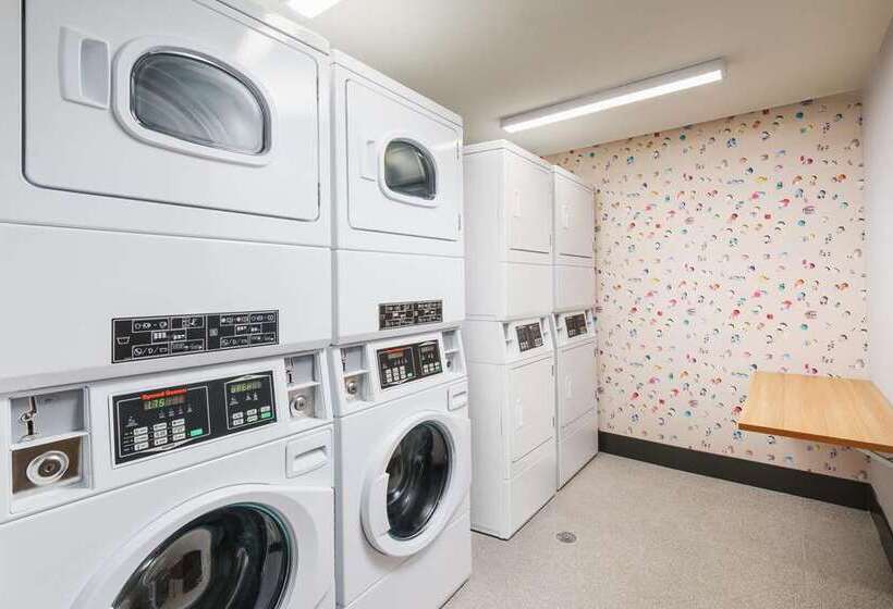 منتجع Hilton Garden Inn St. Pete Beach