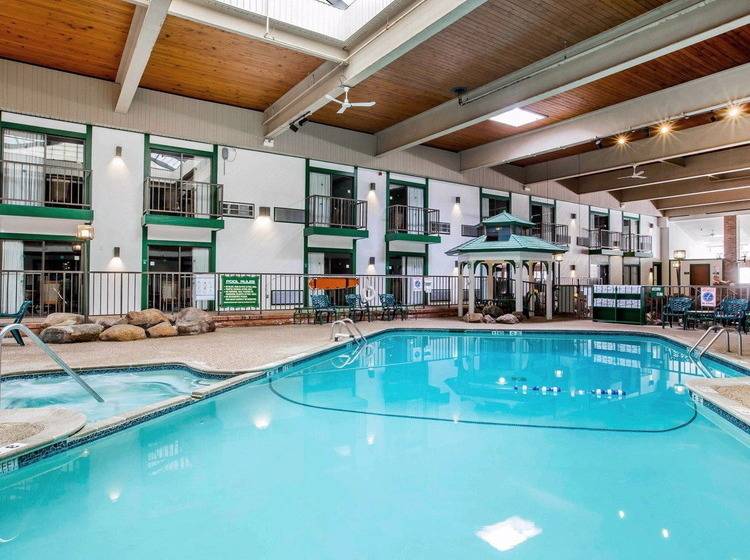منتجع Quality Inn On Lake Placid Lake Placid
