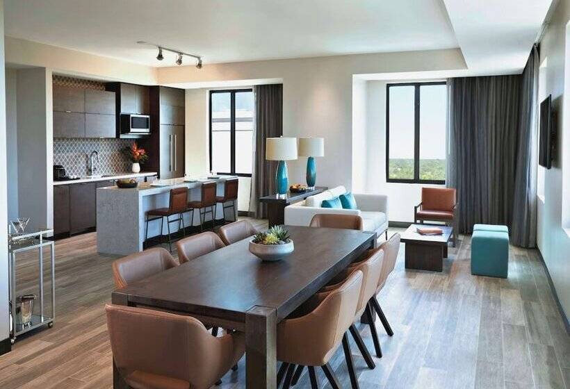 THesis Hotel Miami Coral Gables, Curio Collection by Hilton