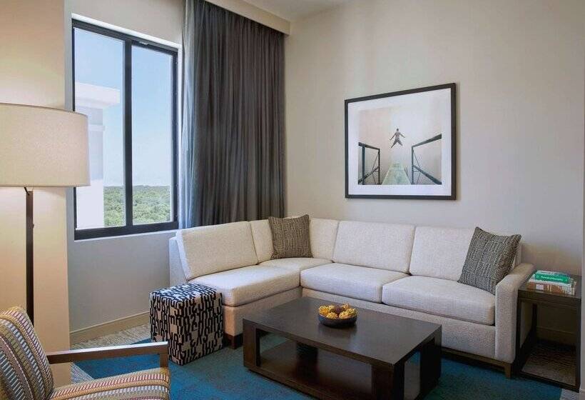 THesis Hotel Miami Coral Gables, Curio Collection by Hilton