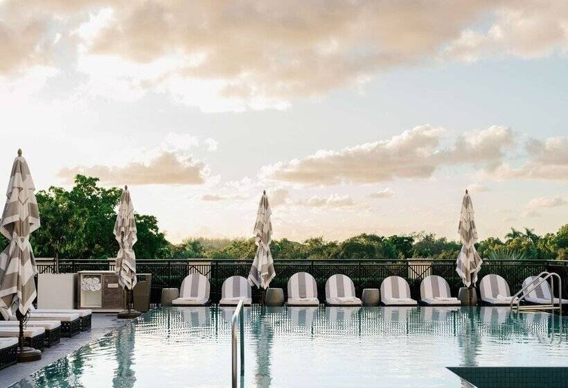 THesis Hotel Miami Coral Gables, Curio Collection by Hilton