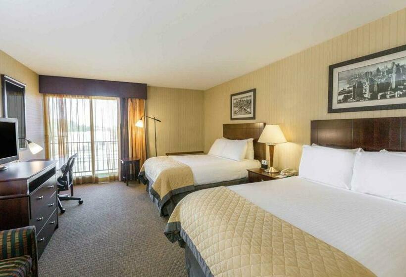 Wyndham Garden Hotel Newark Airport