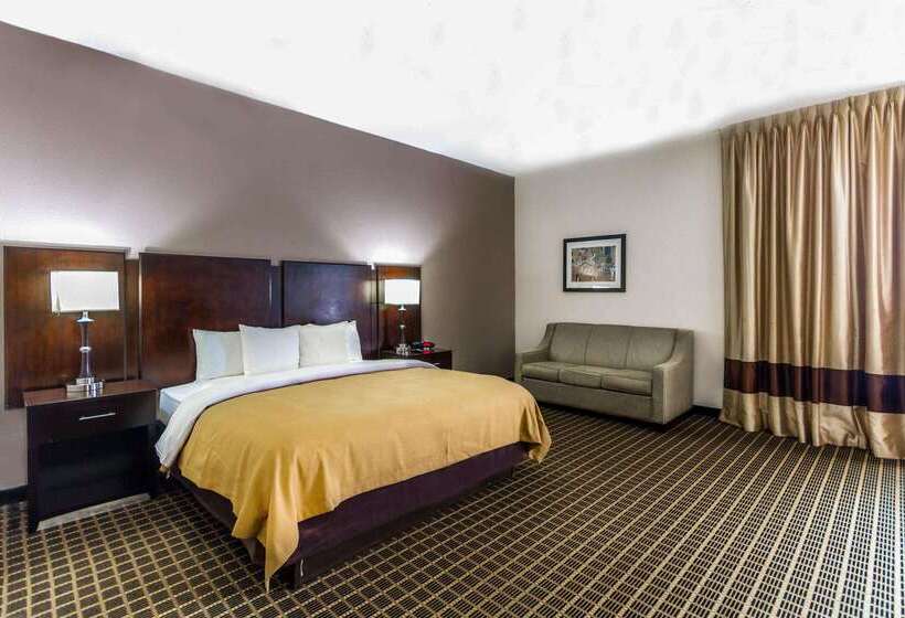 Clarion Inn & Suites Miami International Airport