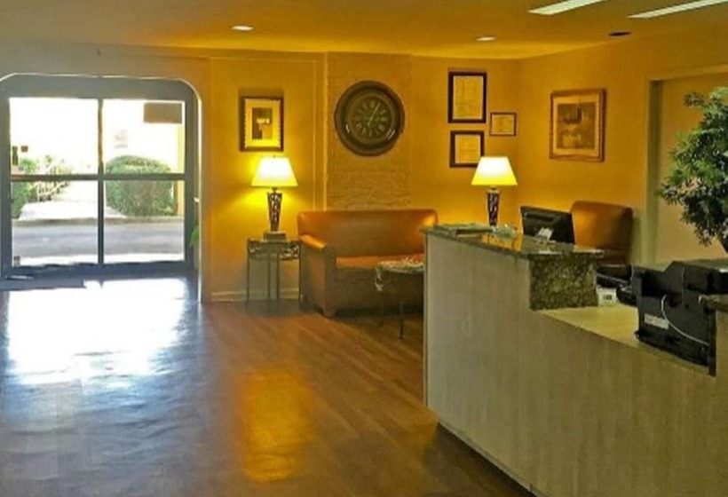 فندق Americas Best Value Inn Austin University