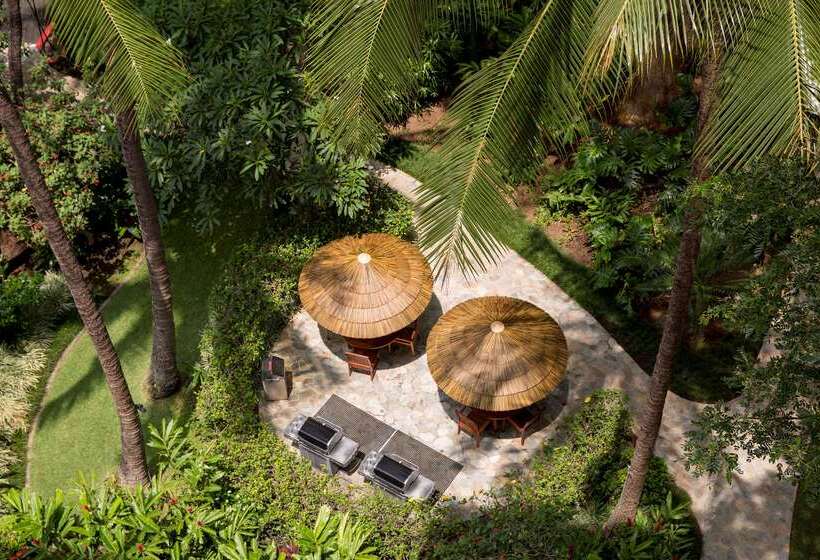 Отель Aston Mahana At Kaanapali