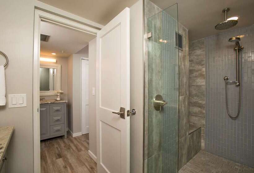 Отель Aston Mahana At Kaanapali