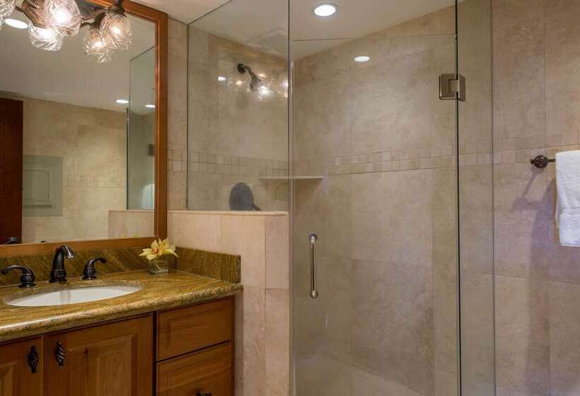 Отель Aston Mahana At Kaanapali