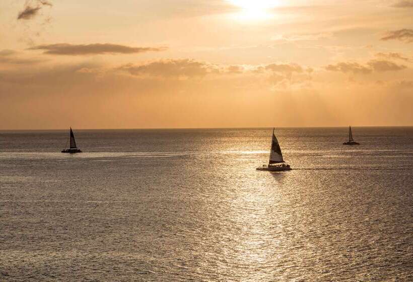 Отель Aston Mahana At Kaanapali