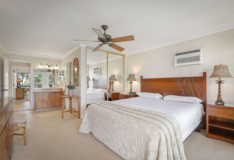 Отель Aston Maui Hill