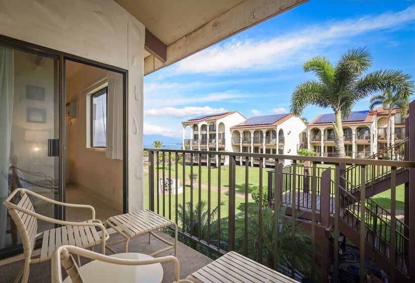 Отель Aston Maui Hill