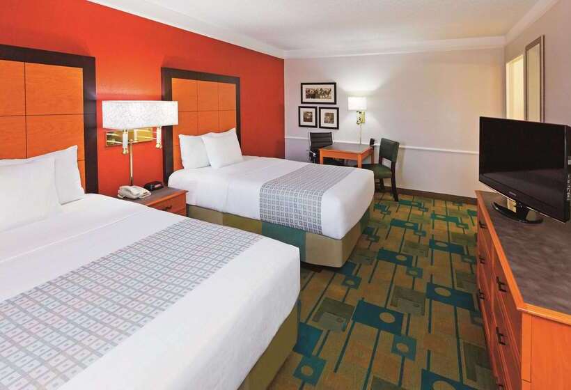 فندق Baymont By Wyndham Lubbock  Downtown Civic Center