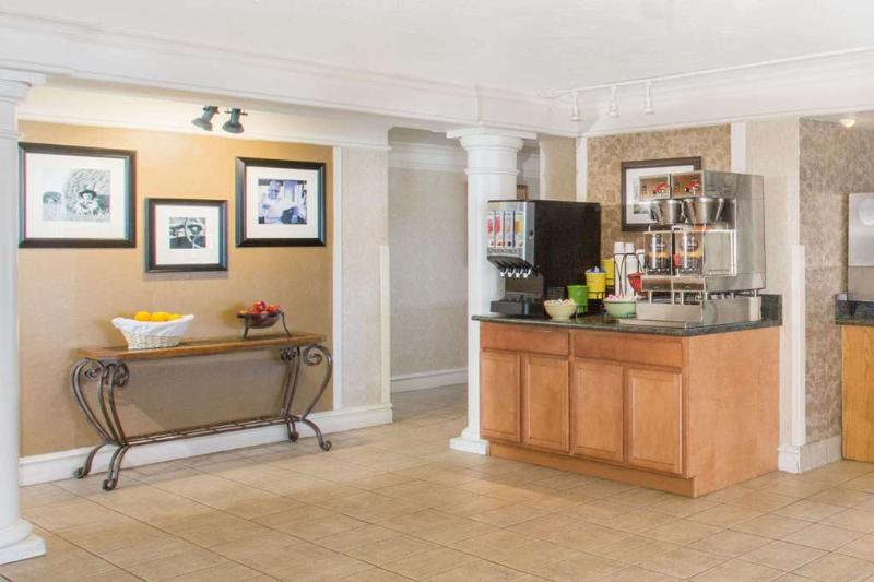 فندق Spark By Hilton Rock Springs