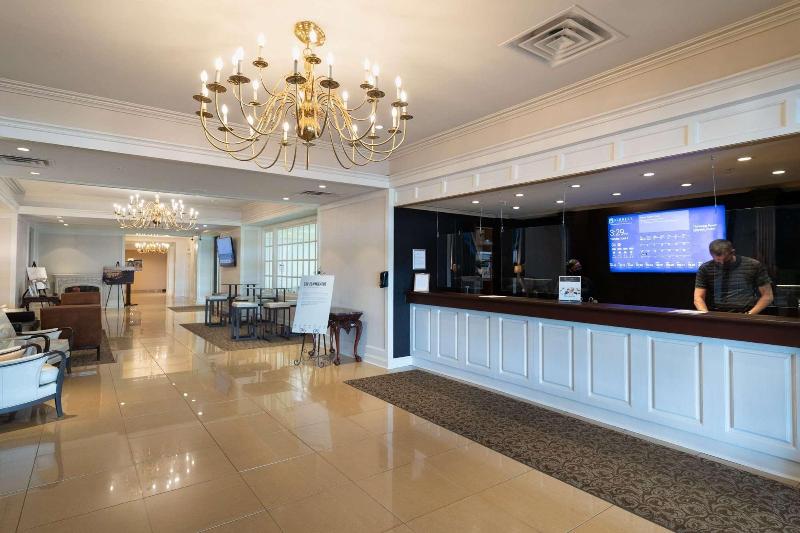 Bella Vista Hotel & Suites