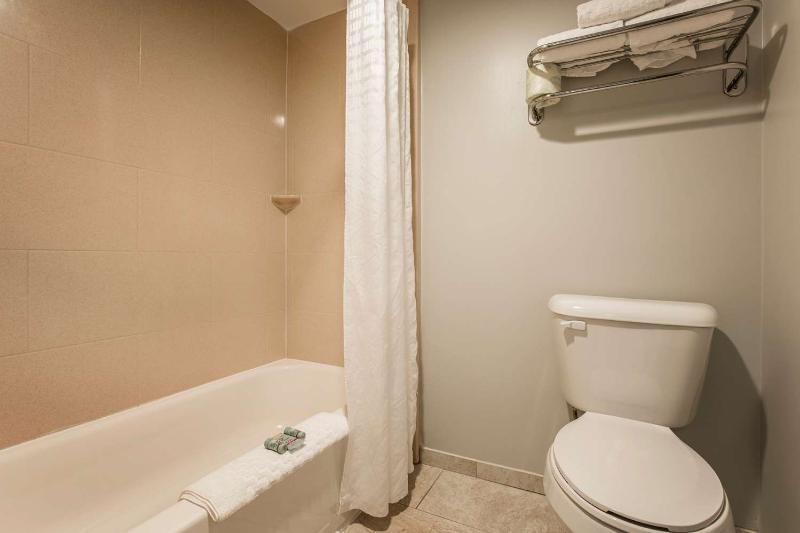 酒店 Best Western Ashbury Inn