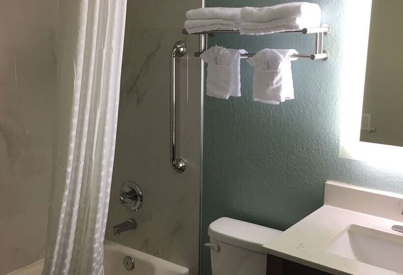 فندق Best Western Carlsbad By The Sea