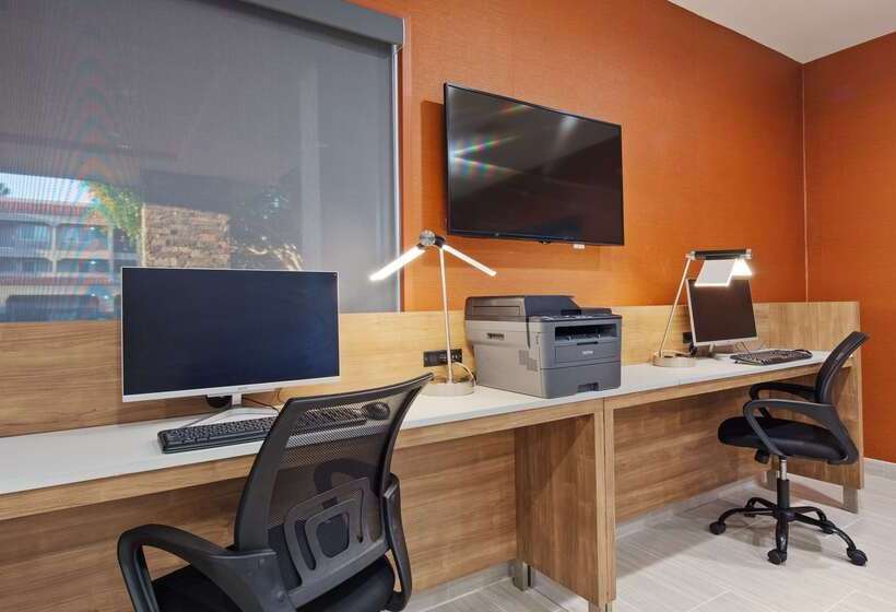 فندق Best Western Carlsbad By The Sea