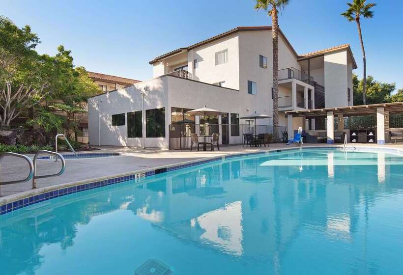 فندق Best Western Carlsbad By The Sea