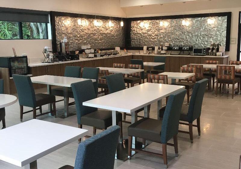 فندق Best Western Carlsbad By The Sea